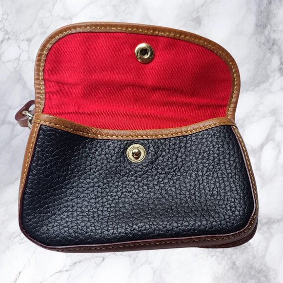 Authentic Dooney & Bourke Black Pebbled Leather Wristlet – Brand New! - Picture 4 of 7